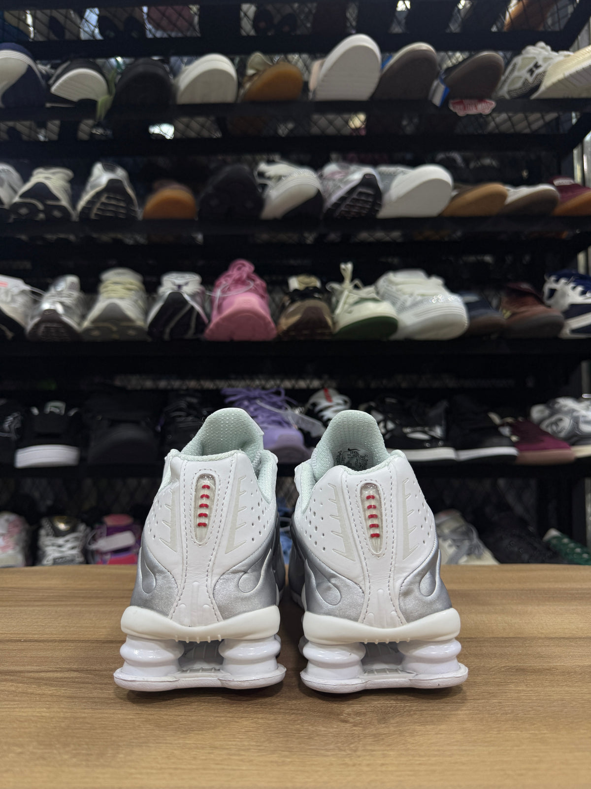 Nike Shox R4