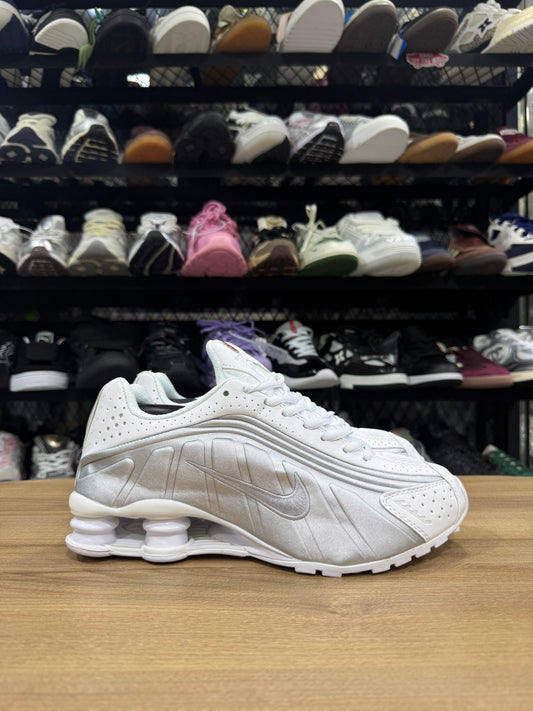 Nike Shox R4