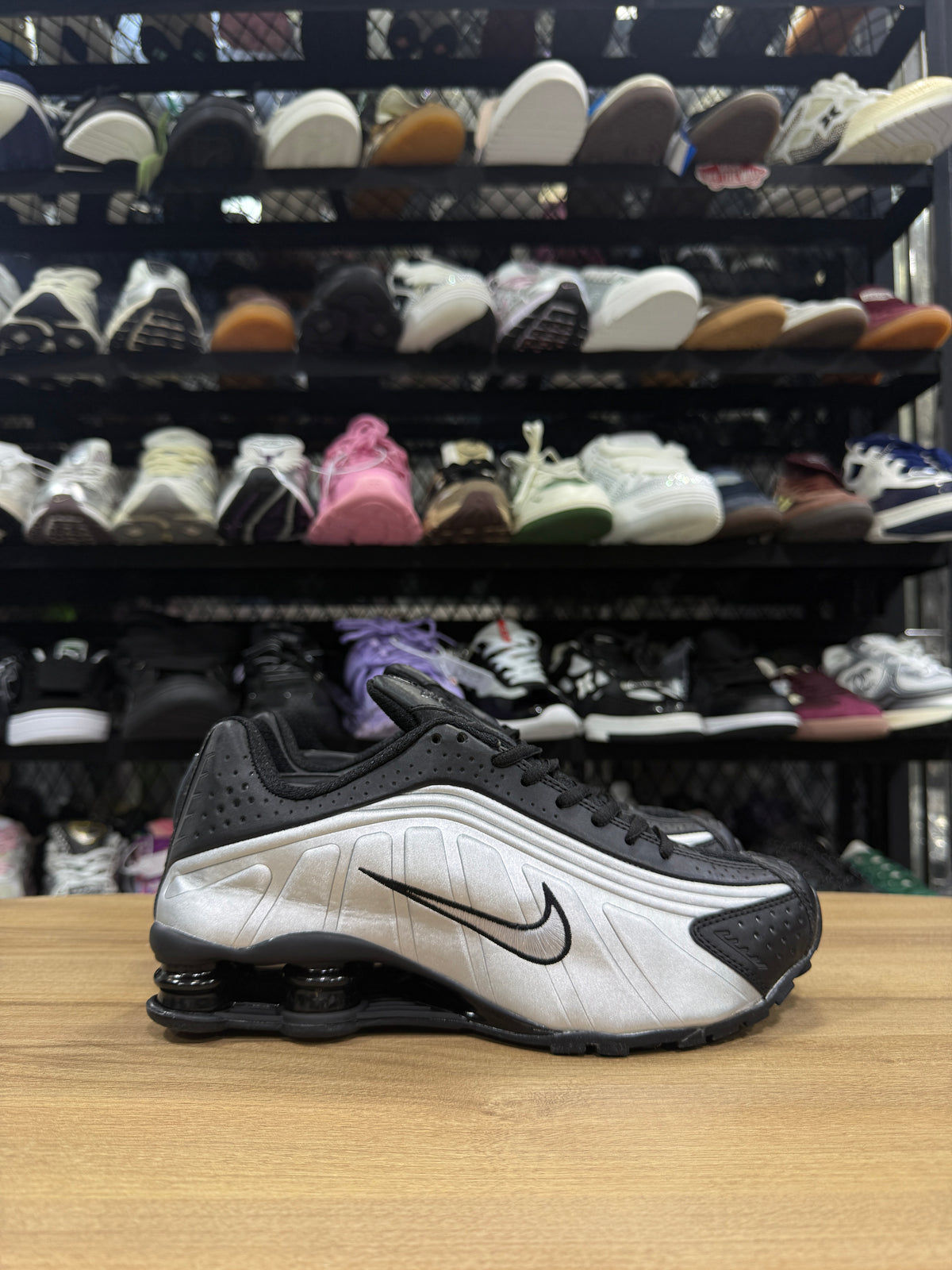 Nike Shox R4