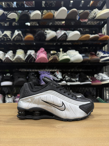 Nike Shox R4
