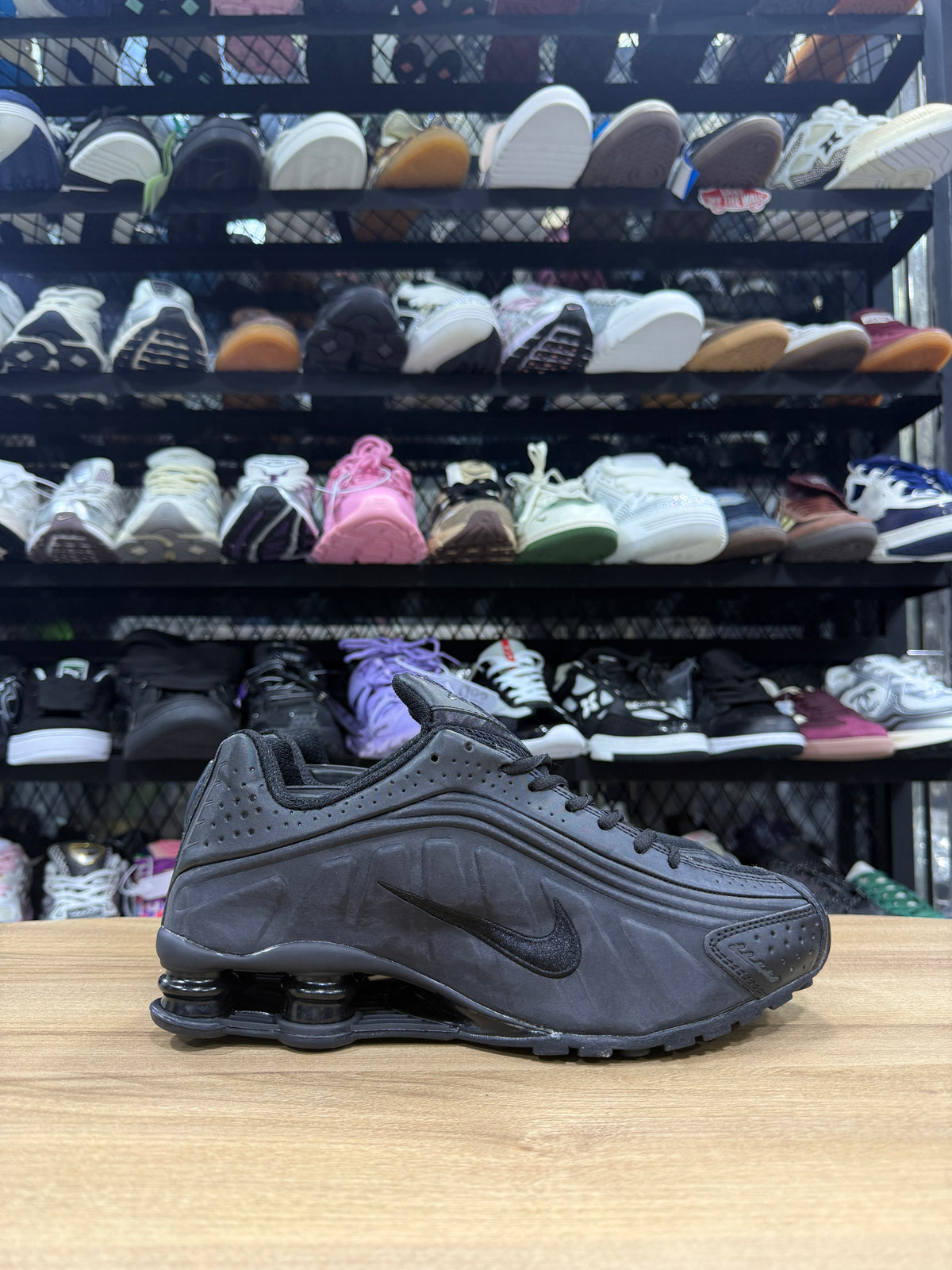 Nike Shox R4