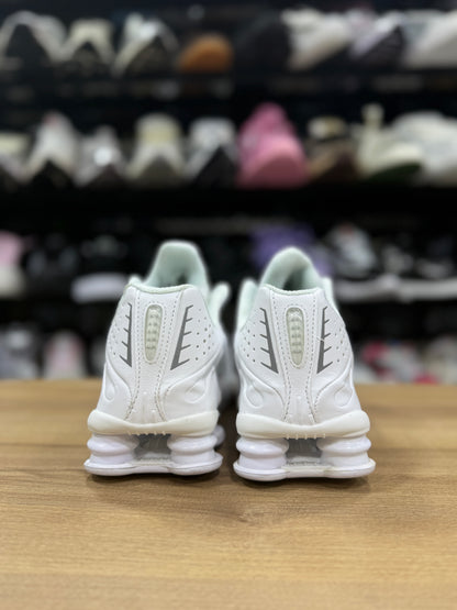 Nike Shox R4