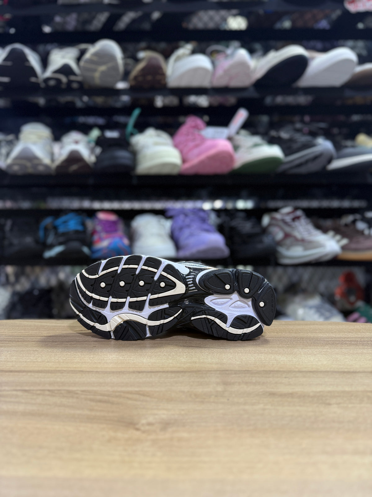 Saucony