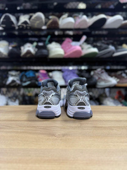 Saucony