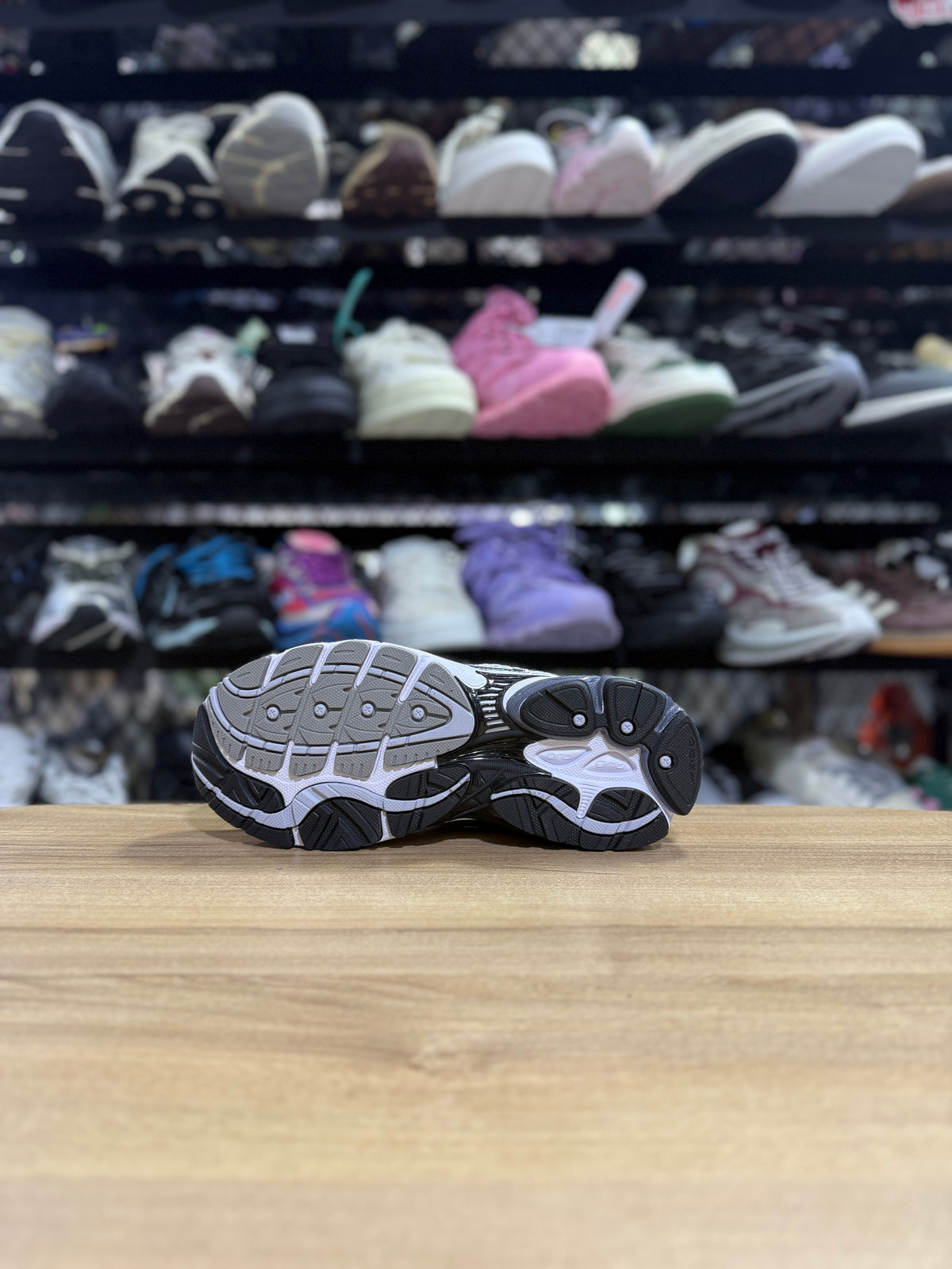 Saucony